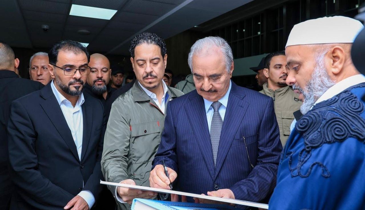 The Commander-in-Chief of the Armed Forces visits the Benghazi International Book Fair in its fourth edition