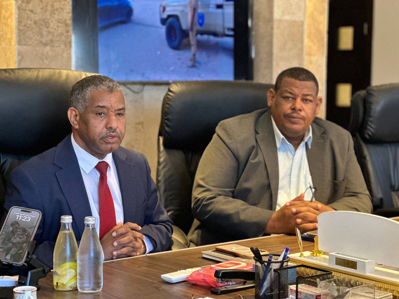 الخفيفي يبحث مع القنصلية السودانية ملف العودة الطوعية